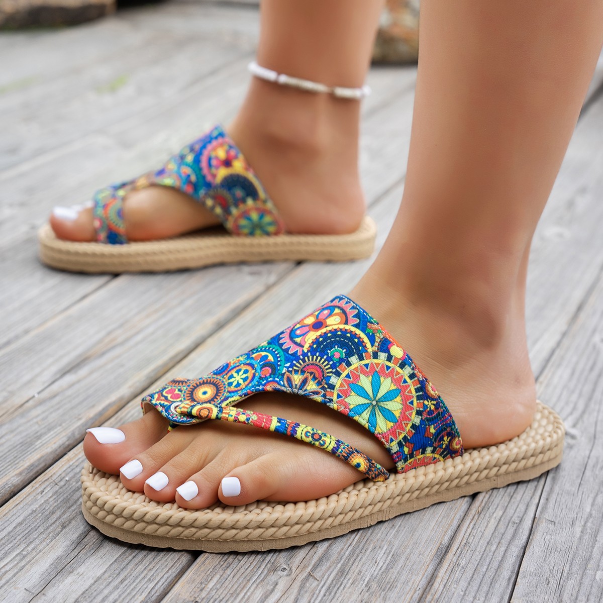 Ethnic Fashion For Women - Ciabatte da Donna con Punta Aperta,