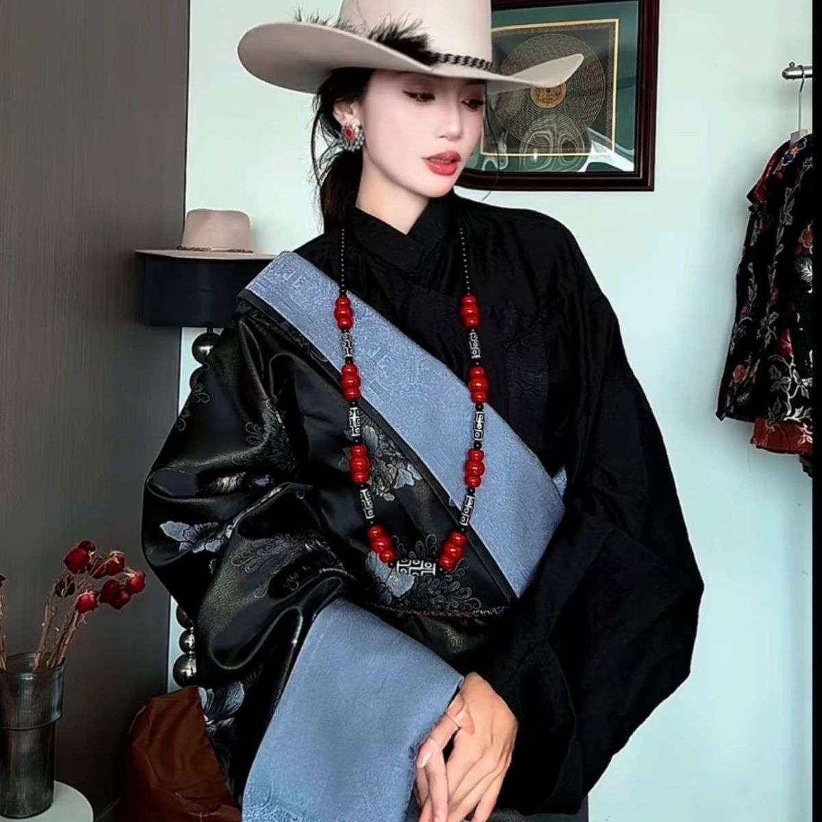 Nuovo Costume Tibetano Bhutano - Ethnic Fashion Shoot recensione e prezzo