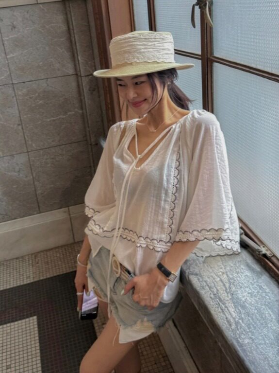 Top con Scollo a V e Lacci in  - Ethnic Fusion Fashion recensione e prezzo